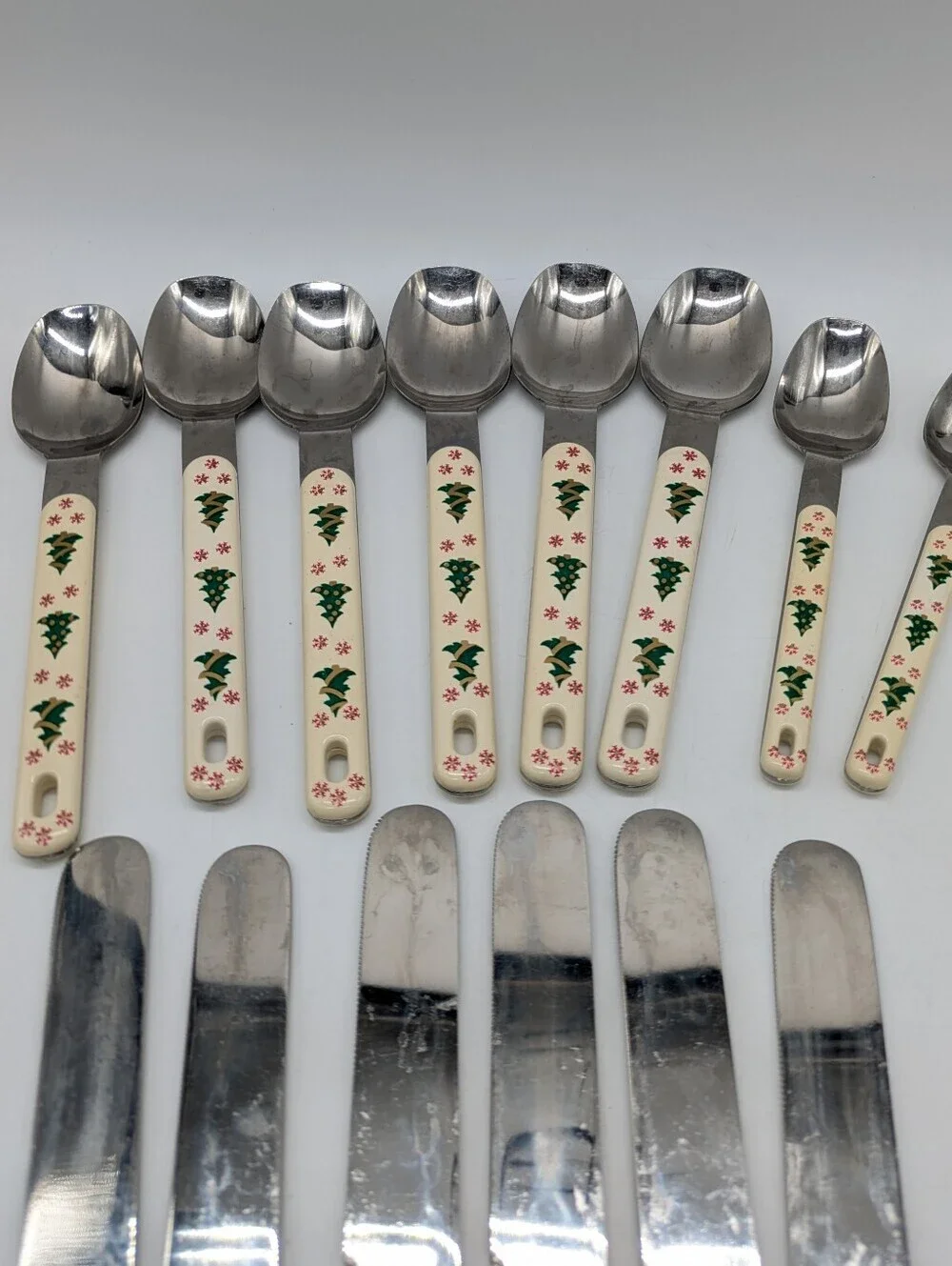 Vintage Oneida Winter Holiday Christmas Tree Spoon & Knife Set